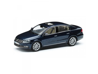 Модель автомобиля Volkswagen Passat Saloon, Scale 1:43, Blue от VAG Модель автомобиля Volkswagen Passat Saloon, Scale 1:43, Blue